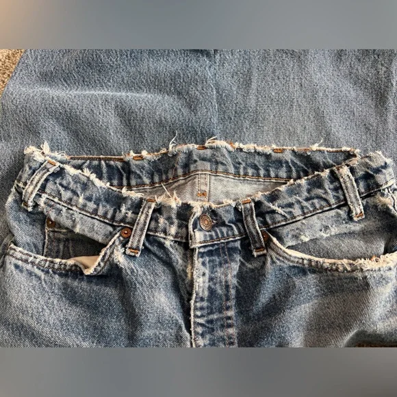 Vintage 1980s Red Tag Levi Jeans 32 x 30 - Picture 10 of 13